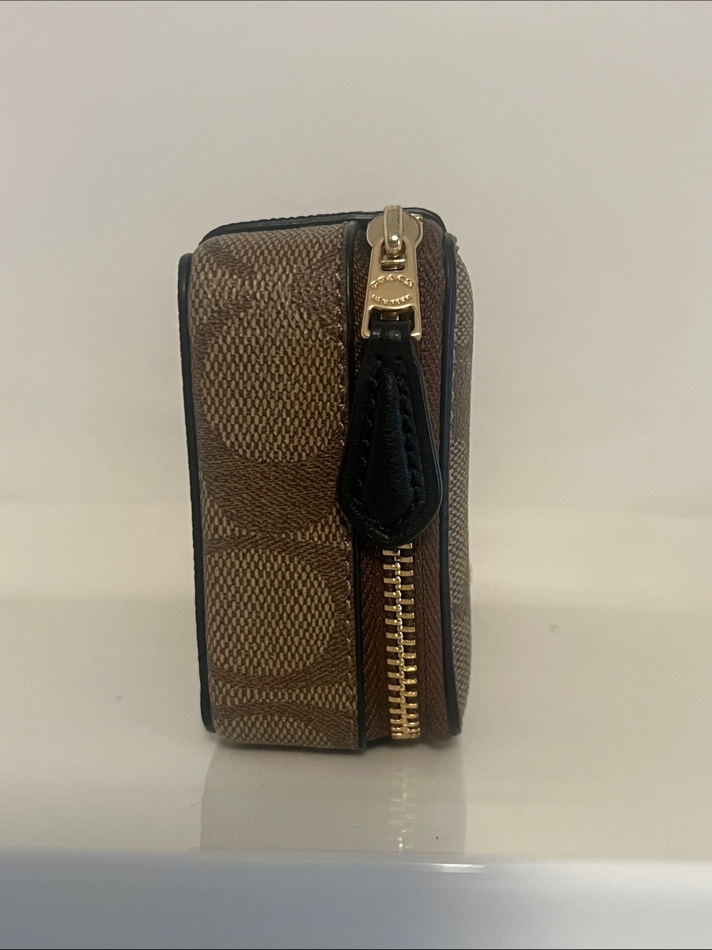 Coach Weekly Pill Case/Box - Picture 3 of 8